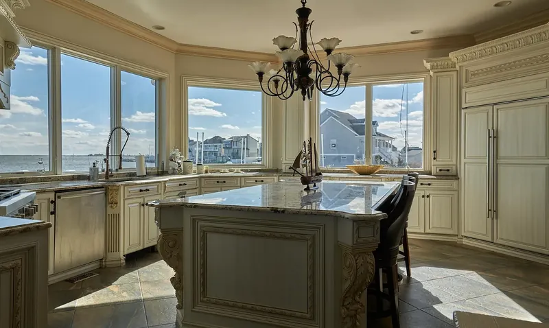 Kitchen island and breakfast turret